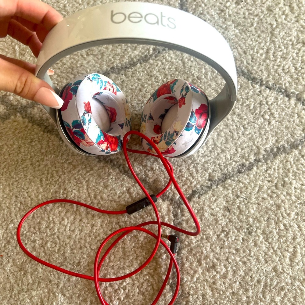 BEATS by Dre 2 (w/customize ear pads)
